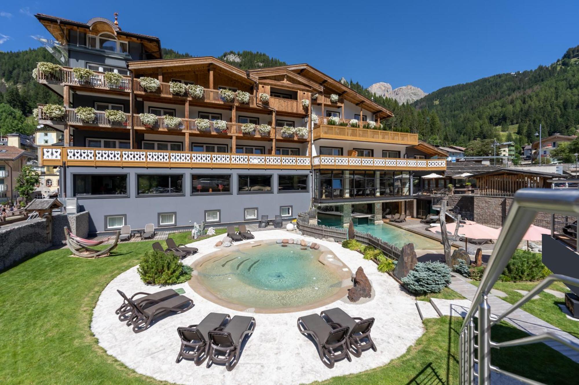 Croce Bianca Leisure & Spa Hotel Canazei Kültér fotó