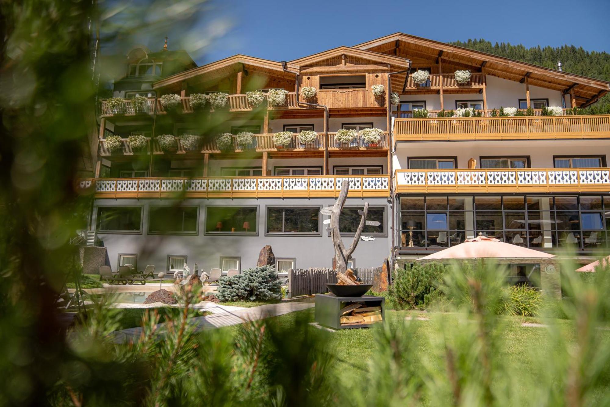 Croce Bianca Leisure & Spa Hotel Canazei Kültér fotó
